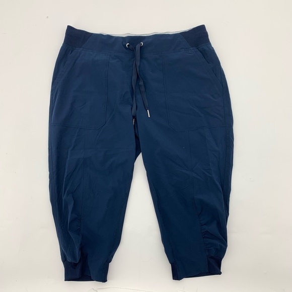 Calvin Klein Pants - 4/$25 Calvin Klein Navy Women’s Capri Large NEW